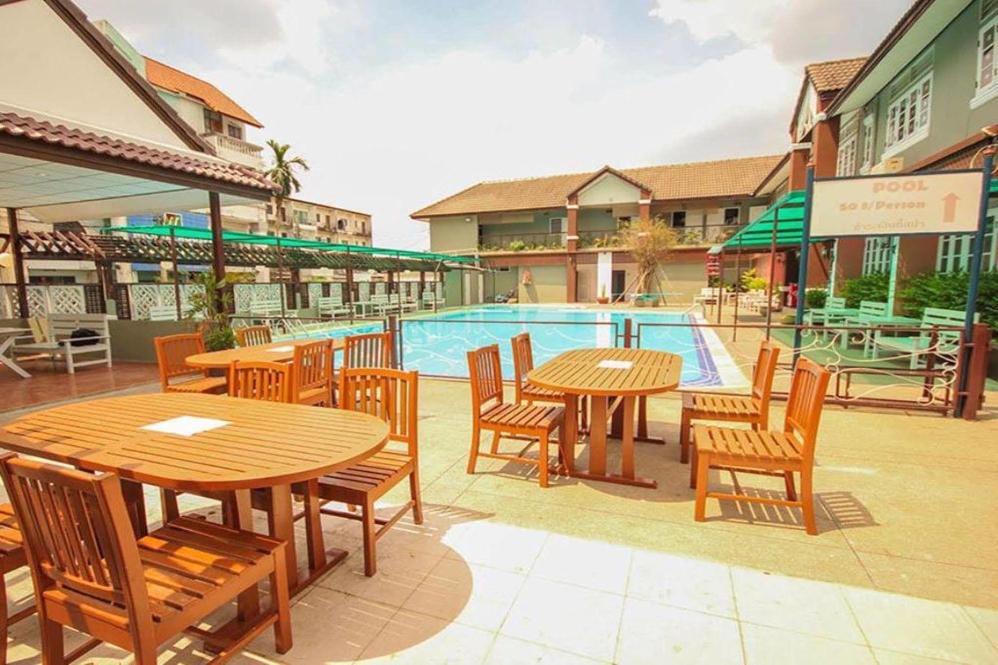 Waratee Spa Resort Villa Бангкок Экстерьер фото